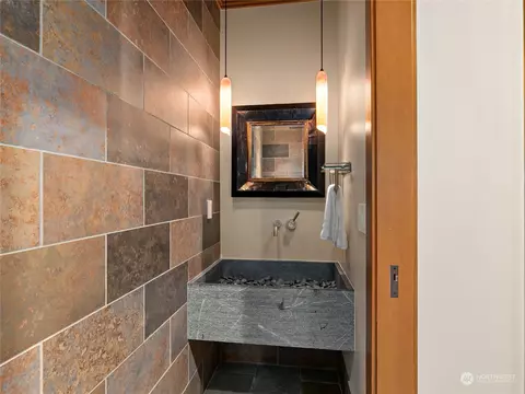 Bath - 1200 Pinegrass Loop, Cle Elum, WA 98922 photo 6 of 6