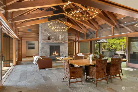Dining - 1200 Pinegrass Loop, Cle Elum, WA 98922 photo 2 of 3