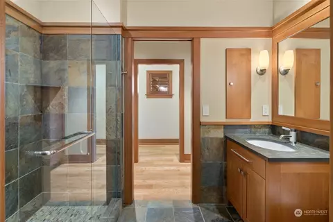 Bath - 1200 Pinegrass Loop, Cle Elum, WA 98922 photo 4 of 6