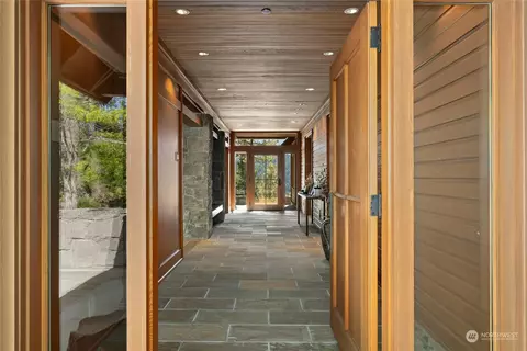 Entry Way - 1200 Pinegrass Loop, Cle Elum, WA 98922 photo 1 of 3