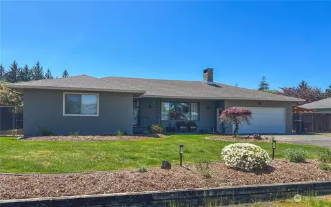 1315 Dundee Dr, Cosmopolis, WA 98537