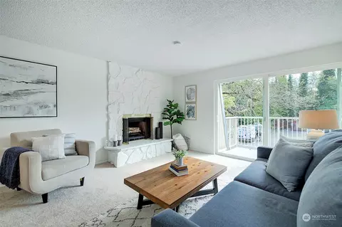 9807 NE 124th St #206, Kirkland, WA 98034