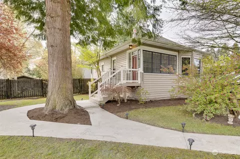 5302 240th St SW, Mountlake Terrace, WA 98043