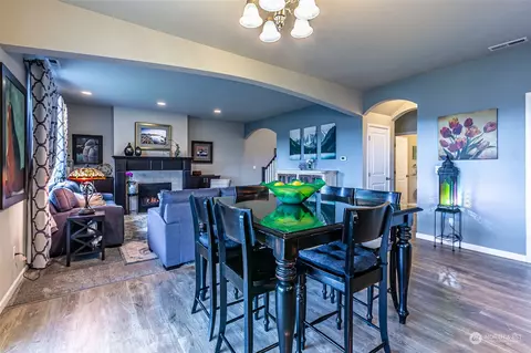 Dining - 318 Rushton Ave SW, Orting, WA 98360 photo 2 of 2