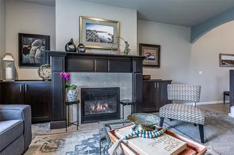 Living - 318 Rushton Ave SW, Orting, WA 98360 photo 2 of 5