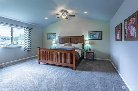 Bedroom - 318 Rushton Ave SW, Orting, WA 98360 photo 2 of 4