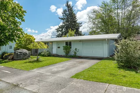 1311 10th St, Anacortes, WA 98221