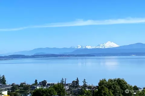 1480 Fairway Dr #4, Camano Island, WA 98282
