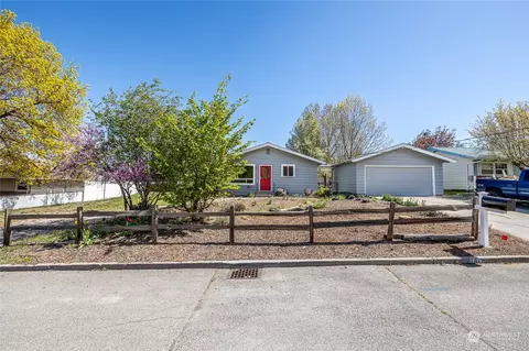1419 Oak St, Wenatchee, WA 98801