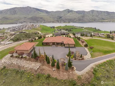 146 Crest Dr, Chelan, WA 98816