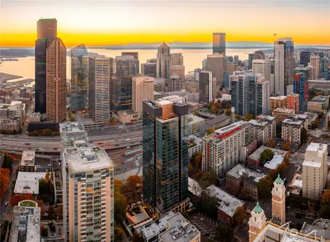 800 Columbia St #1802, Seattle, WA 98104