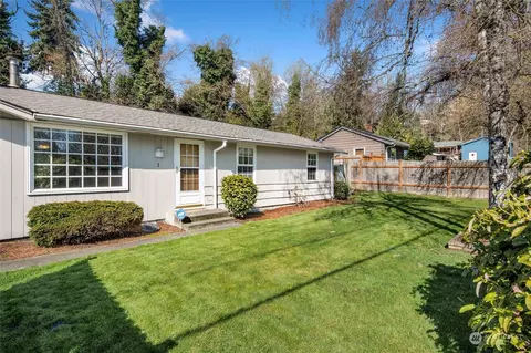 21337 Des Moines Memorial Dr, Des Moines, WA 98198