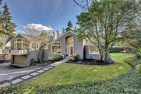 7677 NE 14th St, Medina, WA 98039