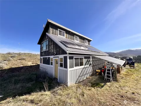 9 Hammer Mountain Rd, Republic, WA 99166