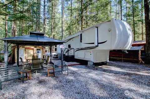 124 3 Schinn Canyon Cir, Deming, WA 98244