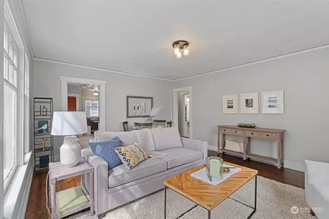 Living - 3630 Rockefeller Ave, Everett, WA 98201 photo 2 of 3