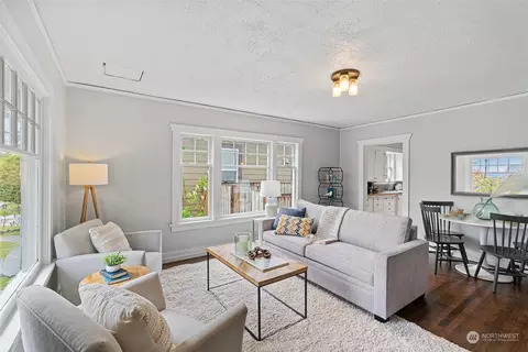 Living - 3630 Rockefeller Ave, Everett, WA 98201 photo 1 of 3