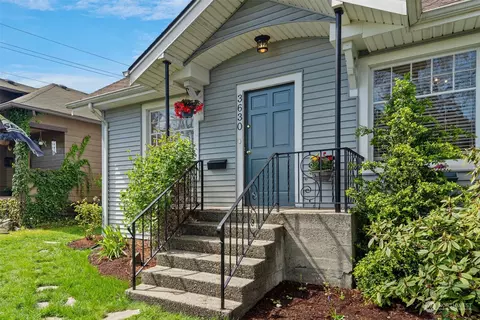 Exterior - 3630 Rockefeller Ave, Everett, WA 98201 photo 2 of 5