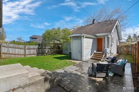 Exterior - 3630 Rockefeller Ave, Everett, WA 98201 photo 4 of 5