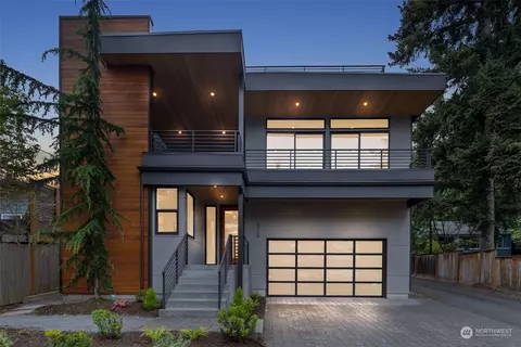 9719 Lake Shore Blvd NE, Seattle, WA 98115