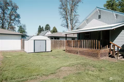 Exterior - 630 Juniper St, Walla Walla, WA 99362 photo 4 of 9
