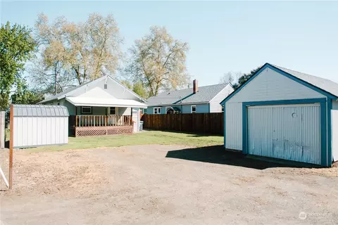 Exterior - 630 Juniper St, Walla Walla, WA 99362 photo 6 of 9