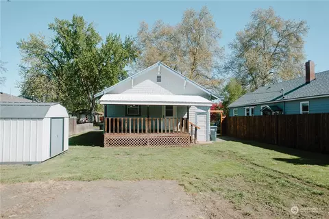 Exterior - 630 Juniper St, Walla Walla, WA 99362 photo 5 of 9