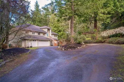 31860 Salsbury Hill Pl NE, Poulsbo, WA 98370