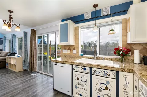 Kitchen - 403 Callendar St NW, Orting, WA 98360 photo 1 of 3