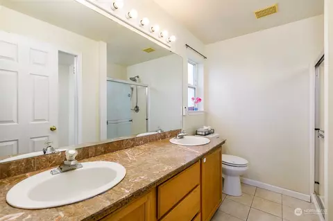 Bath - 403 Callendar St NW, Orting, WA 98360 photo 2 of 3
