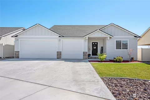 165 S Mystical Ave, East Wenatchee, WA 98802