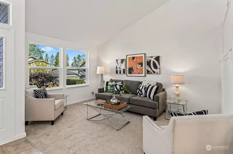 Living - 5506 138th Pl SE, Everett, WA 98208 photo 2 of 4