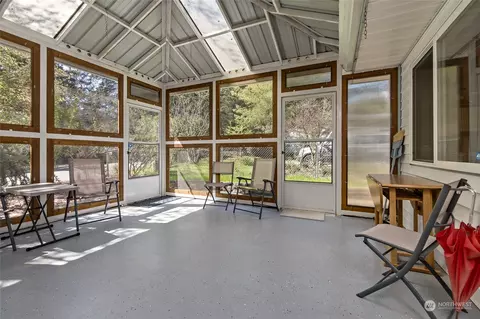 Exterior - 10 E Sea Vista Ct, Grapeview, WA 98546 photo 3 of 7