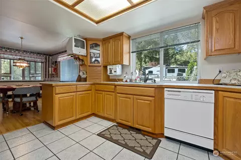 Kitchen - 10 E Sea Vista Ct, Grapeview, WA 98546 photo 3 of 3