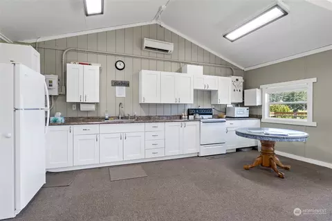 Exterior - 10 E Sea Vista Ct, Grapeview, WA 98546 photo 7 of 7