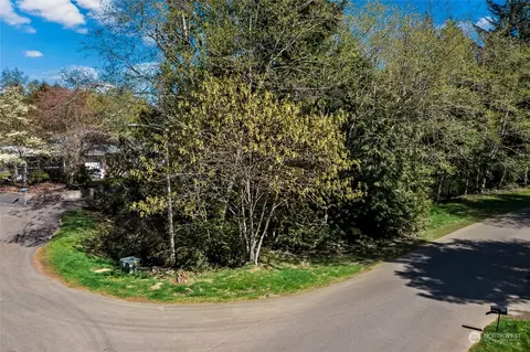 View/Area - 10 E Sea Vista Ct, Grapeview, WA 98546 photo 2 of 7