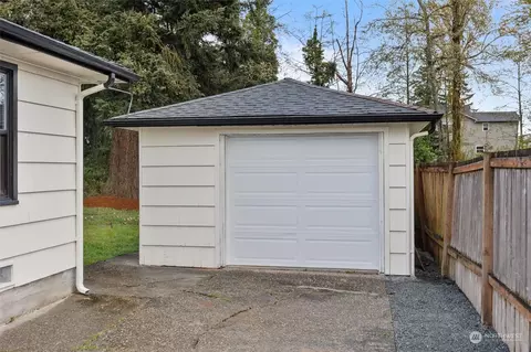 Exterior - 15 112th St SE, Everett, WA 98208 photo 8 of 9