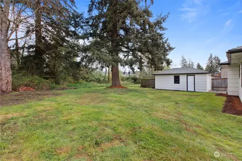 Exterior - 15 112th St SE, Everett, WA 98208 photo 5 of 9