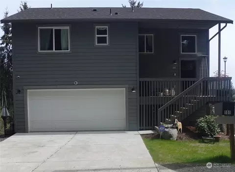 101 NE Jolly Rogers Ln, Belfair, WA 98528