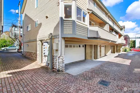 Exterior - 721 N 43rd St, Seattle, WA 98103 photo 8 of 10