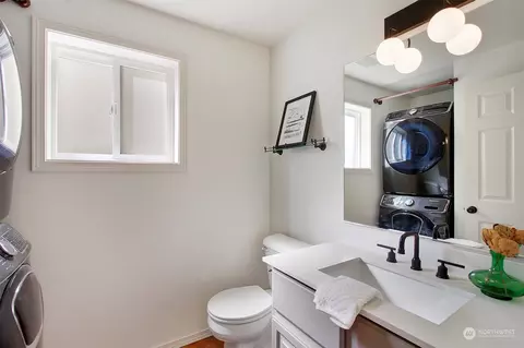 Bath - 721 N 43rd St, Seattle, WA 98103 photo 1 of 5
