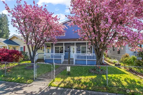 Exterior - 340 23rd Ave, Longview, WA 98632 photo 2 of 10