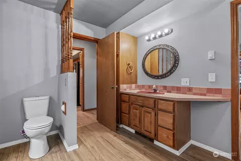 Bath - 340 23rd Ave, Longview, WA 98632 photo 2 of 4