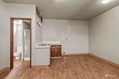 Kitchen - 340 23rd Ave, Longview, WA 98632 photo 7 of 8
