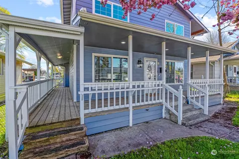 Exterior - 340 23rd Ave, Longview, WA 98632 photo 4 of 10