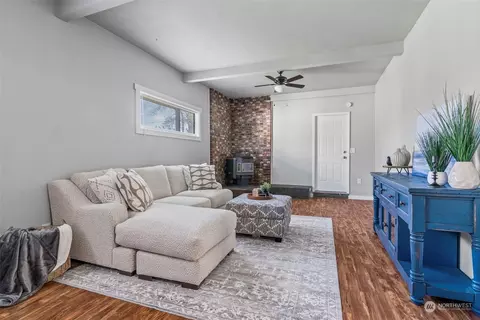 Living - 340 23rd Ave, Longview, WA 98632 photo 4 of 6