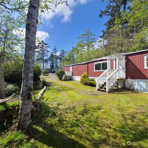 746 Edgewood Ave NE, Ocean Shores, WA 98569