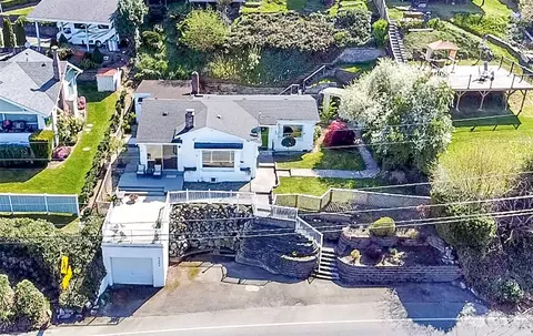 8429 E Side Dr NE, Tacoma, WA 98422
