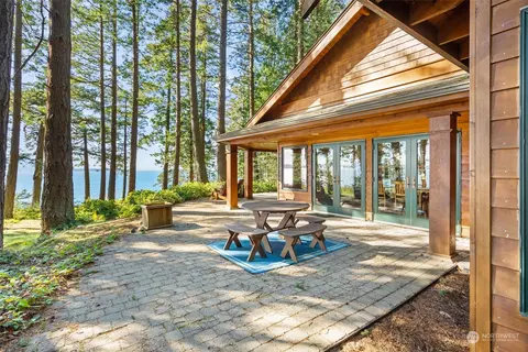 1452 S Nugent Rd, Lummi Island, WA 98262