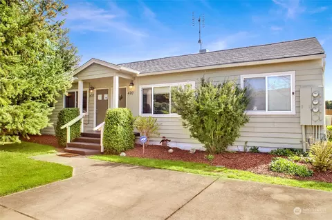 418 5th St, Blaine, WA 98230